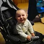 Enfant, Baby Carriage, Baby, Bambin, Joue, Assis, Baby Products, Sourire, Car Seat, Personne