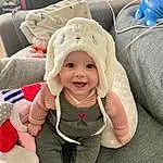 Sourire, Peau, Comfort, Sleeve, Baby, Baby & Toddler Clothing, Happy, Cap, Bambin, Enfant, Linens, Fun, Assis, Baby Products, Room, Fashion Accessory, Pattern, Knit Cap, Beanie, Personne, Joy, Headwear