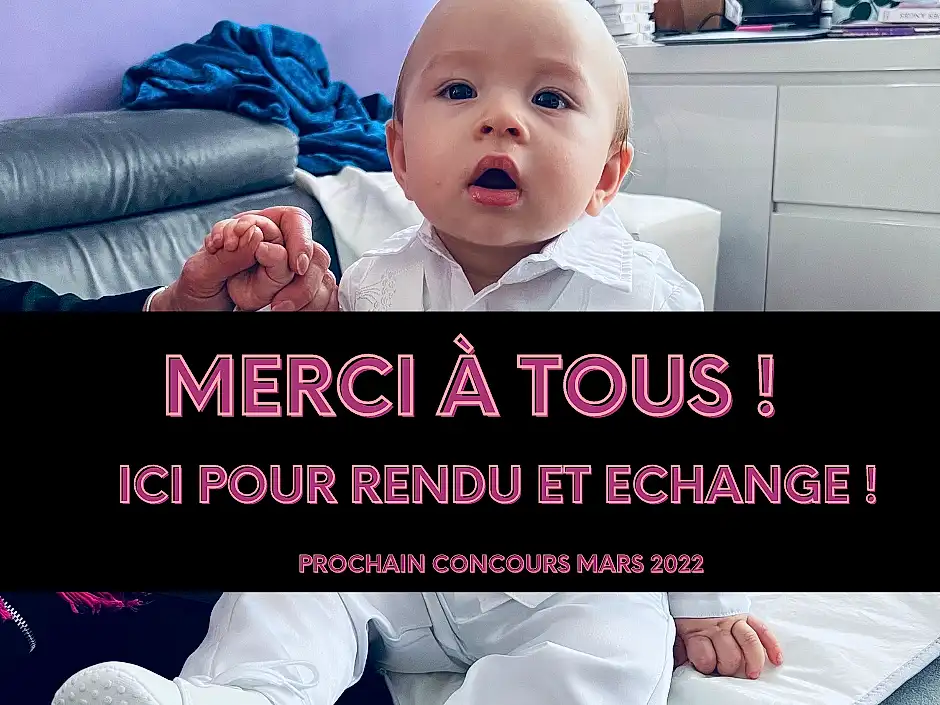 Photograph, Facial Expression, Sourire, Blanc, Muscle, Comfort, Textile, Sleeve, Happy, Baby & Toddler Clothing, Font, Baby, Line, Bambin, T-shirt, Linens, Enfant, Beauty, Sportswear, Personne