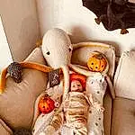 Jouets, Comfort, Textile, Orange, Doll, Stuffed Toy, Bois, Peluches, Enfant, Room, Baby Toys, Art, Linens, Peach, Still Life Photography, Bedding, Baby