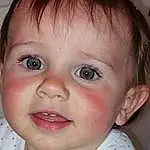 Forehead, Nez, Joue, Peau, Lip, Eyebrow, Mouth, Eyelash, Neck, Human Body, Jaw, Oreille, Iris, Baby, Bambin, Enfant, Throat, Baby & Toddler Clothing, Happy, Chest, Personne