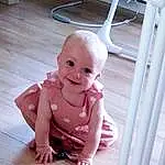 Joue, Peau, Sourire, Yeux, Baby & Toddler Clothing, Bois, Baby, Rose, Happy, Bambin, Chair, Hardwood, Fun, Foot, Crawling, Enfant, Thumb, Assis, Personne, Joy
