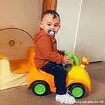 Wheel, Tire, Riding Toy, Facial Expression, Vehicle, Orange, Jouets, Debout, Bois, Baby & Toddler Clothing, Bambin, Baby Playing With Toys, Happy, Enfant, Fun, Baby, Plastic, Vrouumm, Baby Products, Personne
