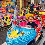 Parc d'attractions, Amusement Ride, Boat, Car, Fair, Festival, Fun, Leisure, Personne, Recreation, Vacation, Vehicle