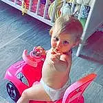 Wheel, Tire, Riding Toy, Jouets, Rose, Red, Vehicle, Fun, Bambin, Recreation, Baby & Toddler Clothing, Enfant, Baby Products, Automotive Design, Vrouumm, Toy Vehicle, Happy, Leisure, Play, Personne