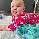 Visage, Nez, Joue, Peau, Joint, Head, Lip, Yeux, Mouth, Baby & Toddler Clothing, Neck, Sleeve, Baby, Gesture, Rose, Happy, Cool, Sourire, Personne