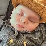 Visage, Nez, Joue, Peau, Head, Lip, Chin, Yeux, Eyebrow, Chapi Chapo, Mouth, Cap, Comfort, Textile, Sleeve, Sun Hat, Baby & Toddler Clothing, Gesture, Baby, Collar, Personne, Headwear