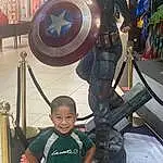 Shield, Captain America, Engineering, Avengers, Machine, T-shirt, Event, Fictional Character, Metal, Aerospace Engineering, Hero, Job, Fun, Déguisements, Personne, Joy, Headwear