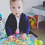 Baby Playing With Toys, Yellow, Baby & Toddler Clothing, Bambin, Baby, Enfant, Sharing, Fun, Play, Room, Assis, Educational Toy, Event, Art, Baby Toys, Baby Products, Visual Arts, Paint, Table, Indoor Games And Sports, Personne, Surprise