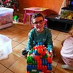 Sourire, Jouets, Toy Block, Fun, Educational Toy, Leisure, Event, Indoor Games And Sports, Bois, Bambin, Enfant, Recreation, Lego, Arbre, Room, Play, Plastic, Party, Personne, Joy