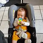 Comfort, Baby Carriage, Jouets, Lap, Baby, Baby Products, Bambin, Car Seat, Baby Safety, Assis, Chair, Enfant, Room, Baby Toys, Service, Fun, Voyages, Personne