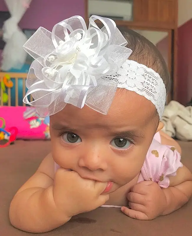 Peau, Enfant, Hair Accessory, Baby & Toddler Clothing, Headpiece, Headgear, Costume Accessory, Bambin, Baby, Party Supply, Nail, Déguisements, Headband, Tummy Time, Silver, Baby Products, Ribbon, Personne, Headwear