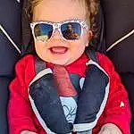 Visage, Lunettes, Goggles, Sourire, Vision Care, Sunglasses, Sleeve, Baby & Toddler Clothing, Eyewear, Gesture, Finger, Bambin, Cool, Glove, Sports Gear, Red, Thumb, Comfort, Baby, Electric Blue, Personne, Joy