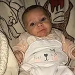 Nez, Joue, Peau, Head, Lip, Chin, Bras, Yeux, Eyebrow, Mouth, Sourire, Comfort, Human Body, Baby & Toddler Clothing, Textile, Baby, Finger, Iris, Personne