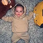 Brown, Joue, Gesture, Headgear, Cool, Jouets, People, Bambin, Happy, Baby, Fun, Personal Protective Equipment, Baby & Toddler Clothing, Enfant, Chapi Chapo, Déguisements, Poil, Soil, Stuffed Toy, Hiver, Personne