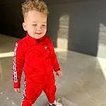 Hair, Nez, Visage, Footwear, Jambe, Baby & Toddler Clothing, Sleeve, Happy, Bambin, Sneakers, Baby, Enfant, Bois, Sourire, Fashion Design, T-shirt, Electric Blue, Fun, Personne, Joy