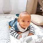 Sourire, Comfort, Baby, Baby & Toddler Clothing, Bambin, Bois, Happy, Enfant, Crawling, Curtain, Linens, Tummy Time, Hardwood, Pattern, Baby Safety, Assis, Baby Products, Room, Personne, Joy