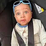 Lunettes, VÃªtements dâ€™extÃ©rieur, Goggles, Blanc, Sunglasses, Vision Care, Baby & Toddler Clothing, Baby Safety, Baby, Bambin, Comfort, Baby In Car Seat, Eyewear, Car Seat, Electric Blue, Auto Part, Baby Carriage, Enfant, Fashion Accessory, Flash Photography, Personne, Surprise, Headwear