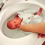 Peau, Blanc, Comfort, Baby, Bambin, Bathing, Bathroom, Baby Safety, Beauty, Hospital Bed, Room, Medical, Plumbing Fixture, Plumbing, Service, Linens, Enfant, Health Care, Sink, Personne