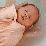Comfort, Human Body, Baby, Bambin, Baby & Toddler Clothing, Baby Sleeping, Linens, Event, Enfant, Bedtime, Eyelash, Accouchement, Portrait Photography, Bathing, Sleep, Flesh, Baby Products, Personne