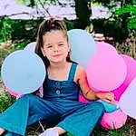 Rose, Enfant, Photograph, People, Balloon, Beauty, Bambin, Assis, Party Supply, Sourire, Herbe, Photography, Fun, Photo Shoot, Happy, Play, Baby, Leisure, Famille, Personne