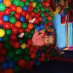 Ball Pit, Jouets, Baby, Leisure, Aire de jeux, Bambin, Fun, Recreation, Enfant, Human Settlement, Baballe, Play, Baby Toys, Event, Room, Mixture, Party Supply, Plastic, Play Yard, Personne, Joy